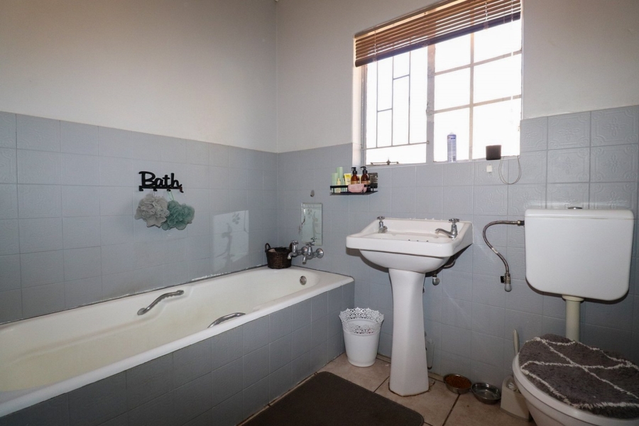 4 Bedroom Property for Sale in La Hoff North West